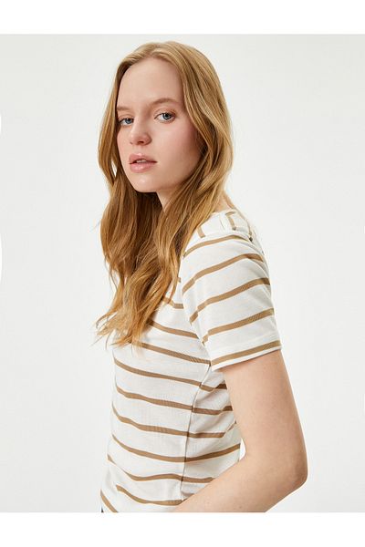 Koton Basic-T-Shirt mit Rundhalsausschnitt - kurzärmlig