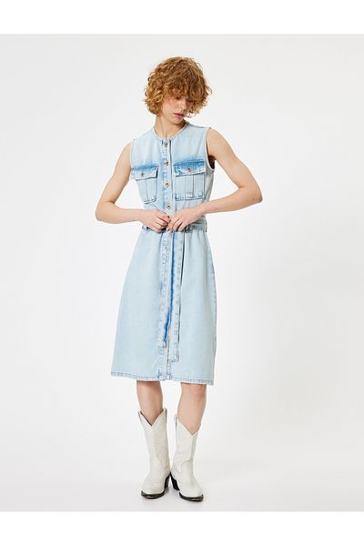 Koton Rochie cămașă midi cu curea din denim - Detaliu cu decolteu și buzunar cu nasturi
