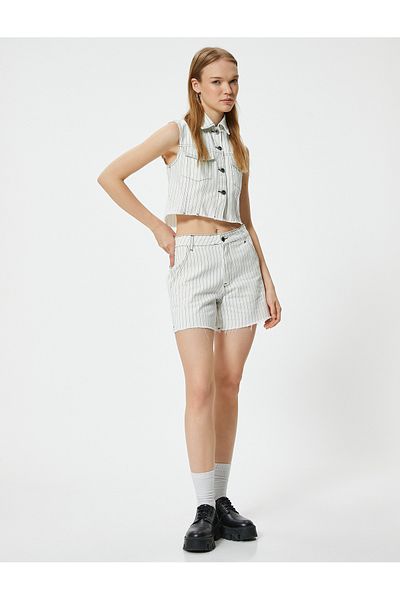 Koton Pantaloni scurți mini din denim cu buzunar în talie standard - cu nasturi