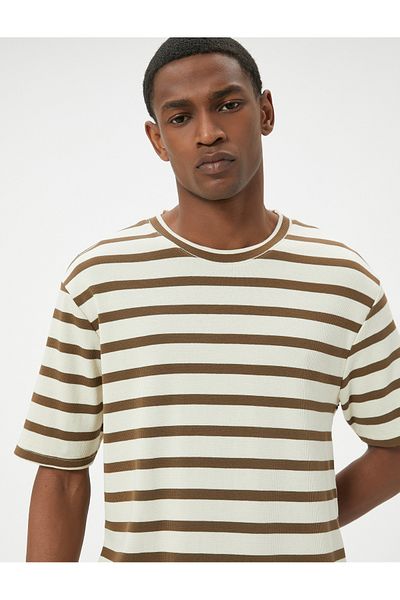 Koton Μπλουζάκι με ριγέ Slim Fit Crew Neck - κοντομάνικο