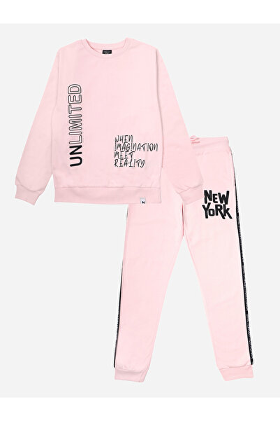 Urbasy By Styli Slogan Print Sweatshirt & Joggers Set