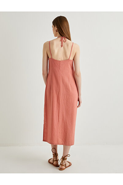 Koton Midi Keten Elbise Boyundan Bağlamalı Pencere Detaylı Yırtmaçlı