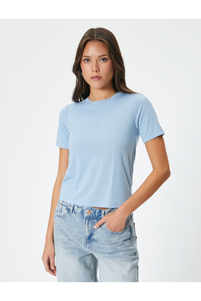 Koton Tričko s krátkým rukávem a výstřihem s žebrovaným střihem slim fit