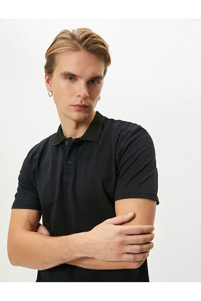 Koton Polo-Shirt mit kurzen Ärmeln und Knopfdetail