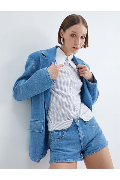 Koton Mini pantaloni scurți din denim cu talie pliată și buzunar flexibil din bumbac cu diferite detalii de țesătură
