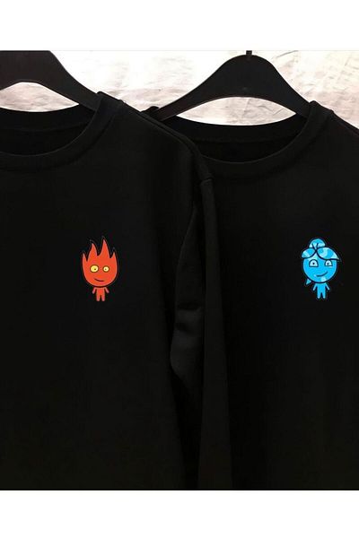 Moda Glo Μαύρο φούτερ με λαιμόκοψη με στάμπα φωτιάς και νερού