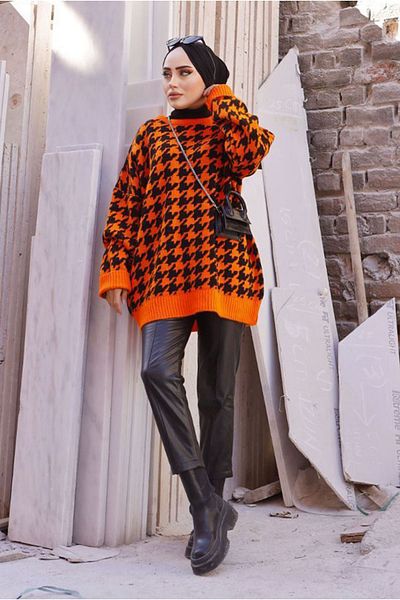 Moda Rosa 25K4088 - Orange - Scratch Patterned Knit Tunic