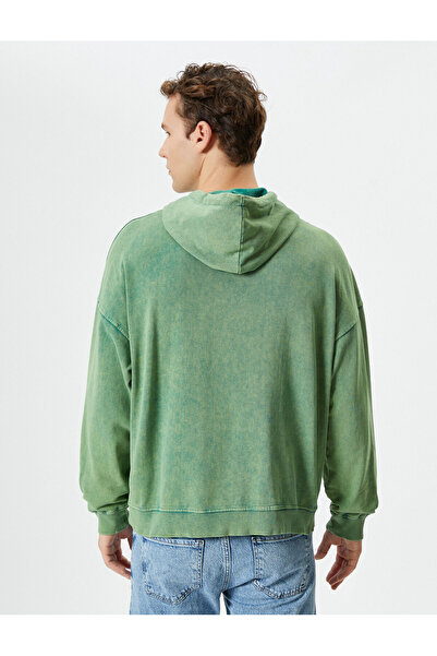 Koton Πλενόμενη κουκούλα με σλόγκαν κεντημένη τσέπη καγκουρό Άνετη κοπή