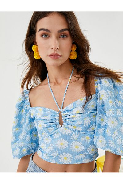 Koton Daisy Collar Detailed Crop Blouse