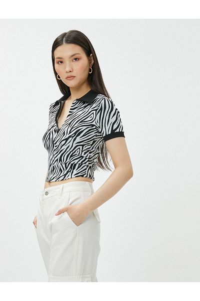 Koton Crop T-Shirt Zebra μοτίβο με μισό φερμουάρ Polo λαιμόκοψη