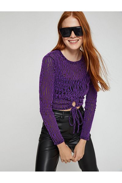 Koton Langärmliges T-Shirt mit detailliertem Crop-Fenster