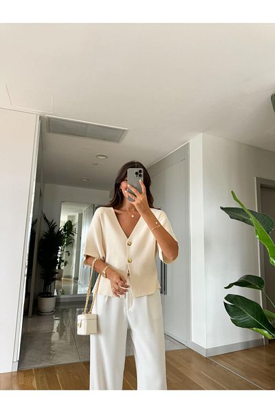 manana fashion Cardigan cu mânecă liliac cu nasturi aurii crem