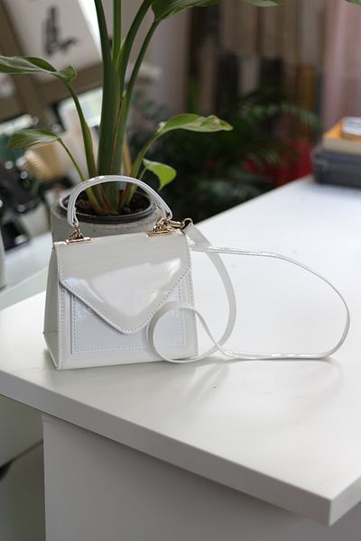 Moom Bag Women's White Patent Leather Cover Detailed Strap Shoulder Bag