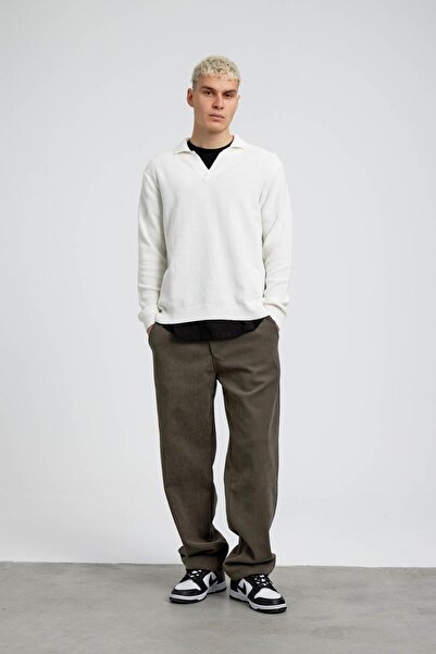 NOMARC Екрю Білий комір Детальний трикотаж