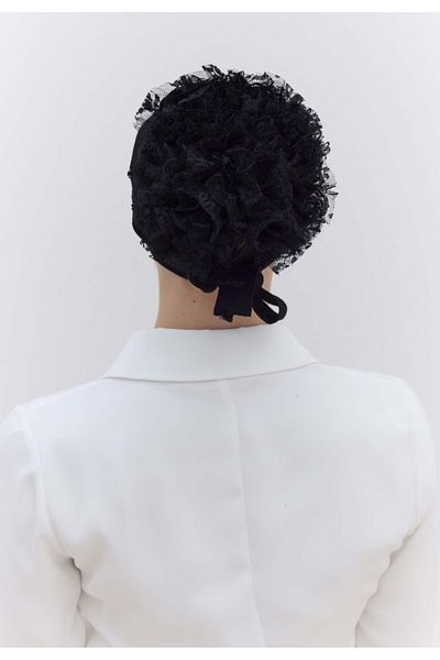 Şehr i sultan Black Lace Knob and Frilly Bonnet