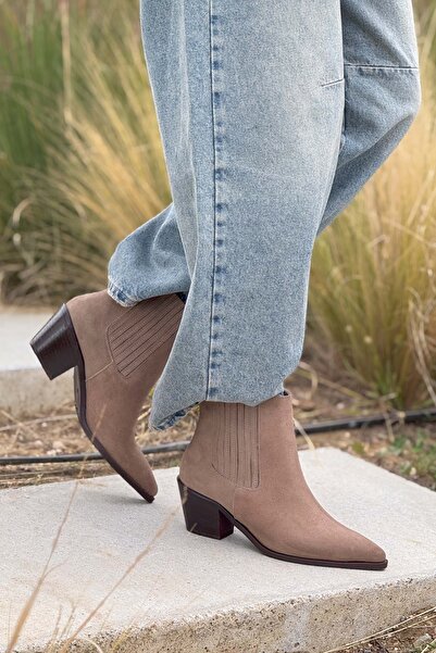 NİŞANTAŞI SHOES Grim Dark Beige Γνήσιο Suede Leather Rubber Λεπτομερείς γυναικείες μπότες με τακούνι