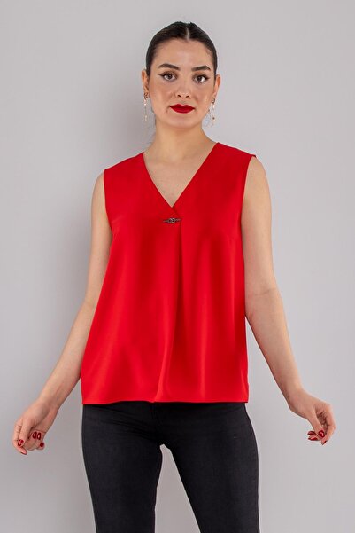 AYHAN 81954 Vyaka Brooch Detail Sleeveless Crepe Blouse