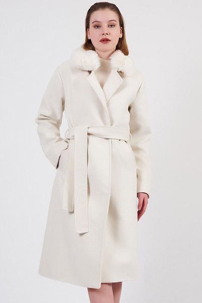 MissKybele Çentikli Kürklü Geniş Ceket Yaka Düğmeli Uzun Kol İçi Astarlı Tarz...