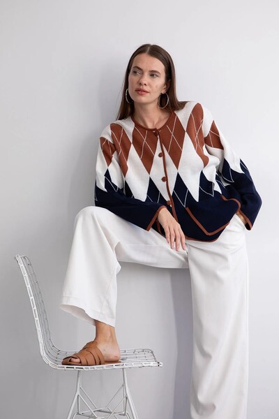 Souls Fruit Women's Standard Size Diamond Pattern 2 Pockets 5 Buttons Navy Blue White Brown Knitwear Cardigan