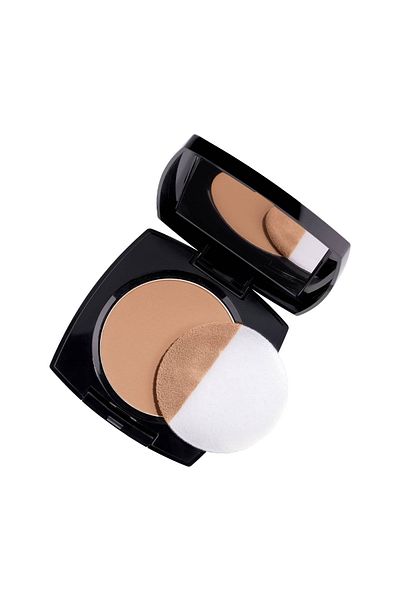 AVON FLAWLESS MATTIFYING PRESSED POWDER