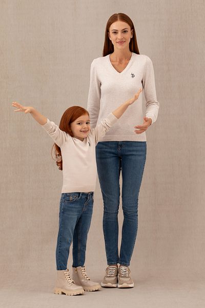U.S. Polo Assn. Pulover de bază cu decolteu în V crem pentru fete 50275850 -VR071