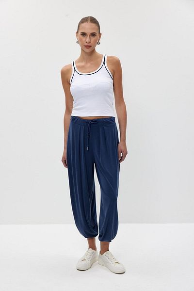 Tuba Butik White Women's Undershirt with U-Neck Piping