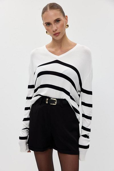 Tuba Butik Striped Basic V-Neck Knitwear Ecru Women's Sweater