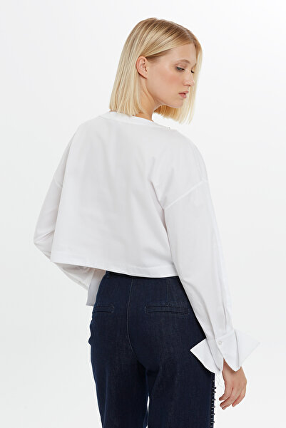 GİZİA White Blouse with Bead and Stone Detail on the Collar