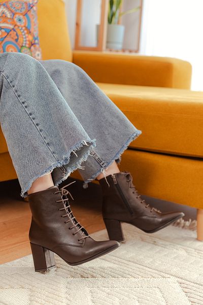 DİVOLYA Eliz Brown Pointed Toe (7CM) Heeled Lace-Up Daily Women's Boots