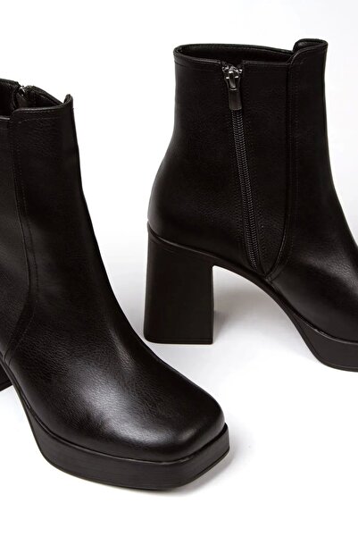 GULT Kadın Farmuarlı Siyah Mat Yüksek Topuklu Tarz Bot