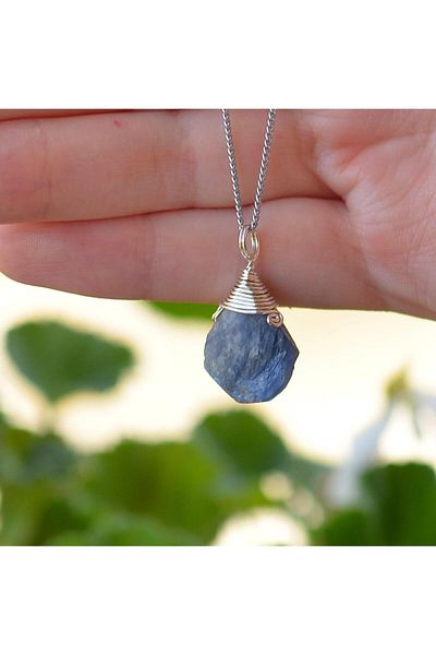 Taş Sandığı Kyanite Stone Drop Necklace with Wire Wrap