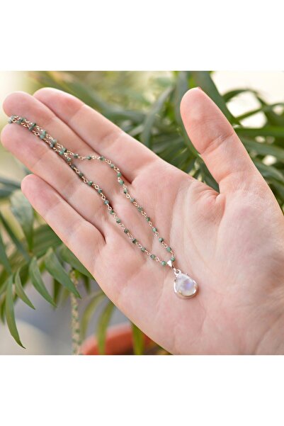 Taş Sandığı Zümrüt Taşı Sıralı Ay Taşı Gümüş Kolye