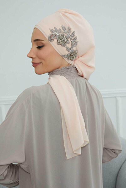 Aisha's Design Έτοιμο τουρμπάνι από σιφόν με αξεσουάρ λουλουδιών από πέτρα στο πλάι, HT-104, HT-104, Μπεζ
