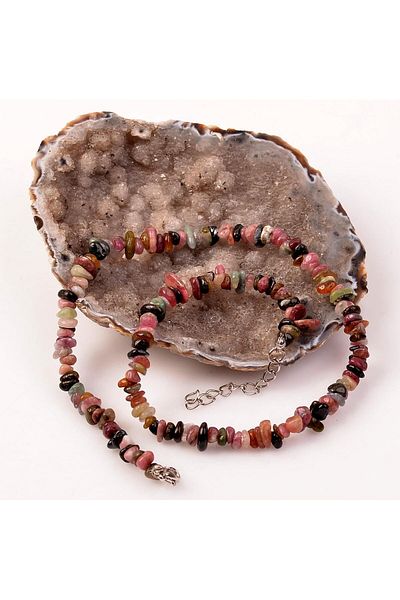 Taş Sandığı Tourmaline Stone Unshaped Necklace