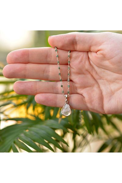 Taş Sandığı Emerald Stone Row Moon Stone Silver Necklace