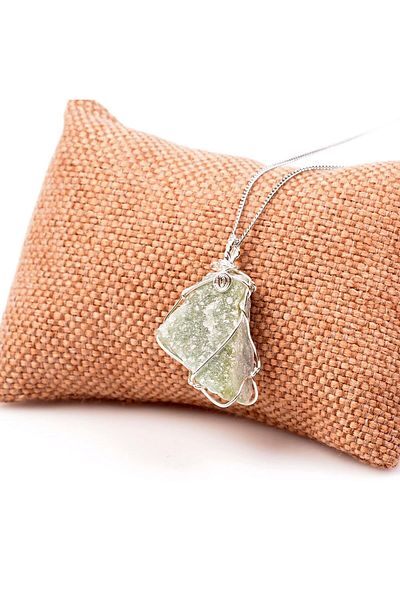 Taş Sandığı Raw Aventurine Stone Necklace - Wire Wrapped
