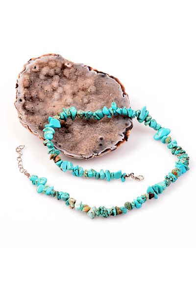 Taş Sandığı Turquoise Stone Unshaped Necklace