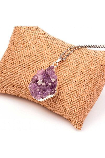 Taş Sandığı Raw Amethyst Stone Necklace