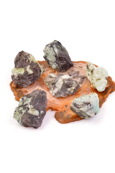Taş Sandığı Raw Emerald Stone Mass