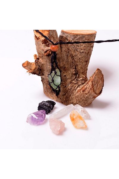 Taş Sandığı 7 Pieces Raw Natural Stone Mass - Different Necklace Every Day - Net Necklace Gift