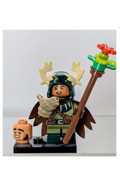LEGO Minifigure 71047 Dungeons Dragons Mini Figure - Halfling Druid