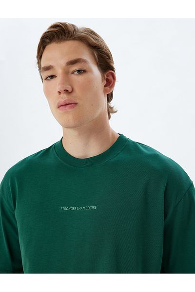 Koton Übergroßes T-Shirt aus Baumwolle mit Slogan-Aufdruck, Rundhalsausschnitt und kurzen Ärmeln