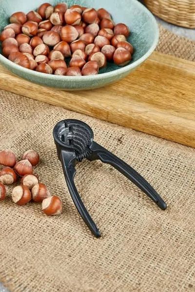 BARENDA Hazelnut Cracker Casting Quality Model Luxury Heavy Dowry
