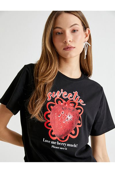 Koton X Tuba Unsual - Tricou cu imprimeu cu căpșuni, cu mânecă scurtă, decolteu, bumbac, croială normală