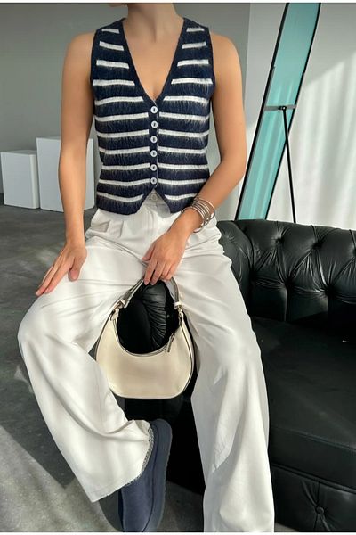 DAMGA Collection Women's Knitwear Buttoned Vest