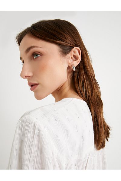 Koton Oversize-Shirt mit Ballonärmeln und Metallic-String – vorherrschender Kragen