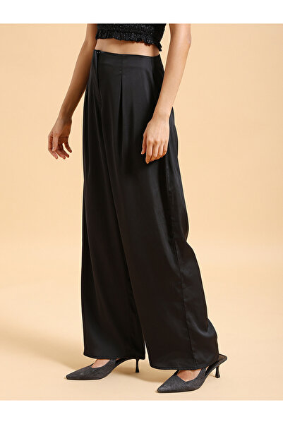 Tokyo Talkies By Styli Flared Parallel Trouser with Zip Closure