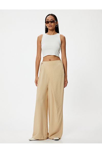 Koton Hose mit weitem Bein, hoher Taille, Gürtel und Tasche