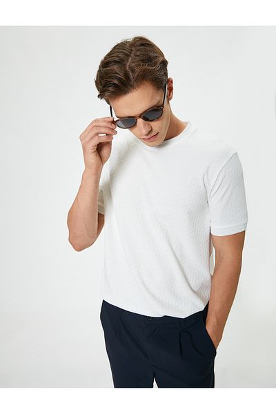 Koton T-Shirt με υφή - Ελαστική άκρη, κοντό μανίκι, λαιμόκοψη, κανονική εφαρμογή