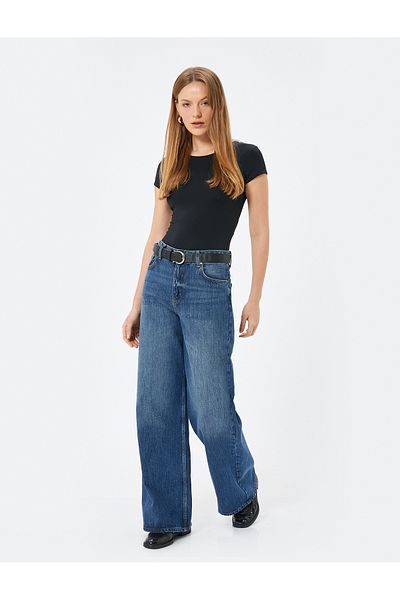 Koton Tricou de bază cu decolteu îngust, cu mânecă scurtă